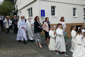 Feier der 1. Heiligen Kommunion in Sankt Crescentius (Foto: Karl-Franz Thiede)